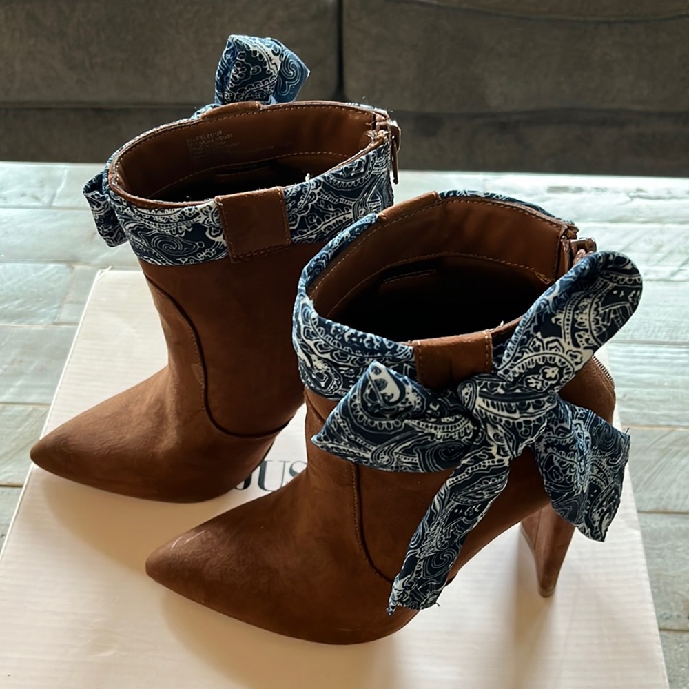 All filled up booties in whiskey by JUSTFAB size 6.5